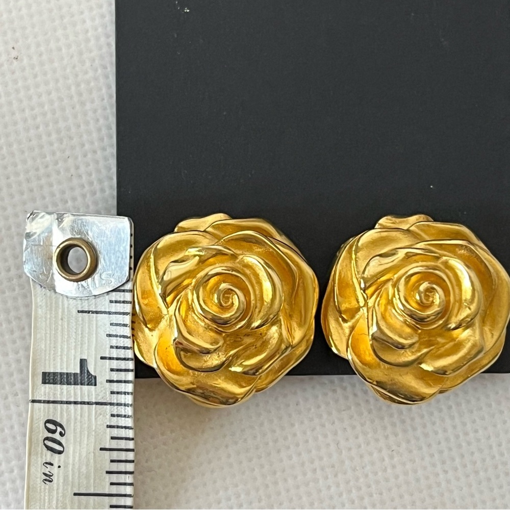 Vintage Givenchy Gold Tone Rose Flower Clip On Earrings - Picture 5 of 7